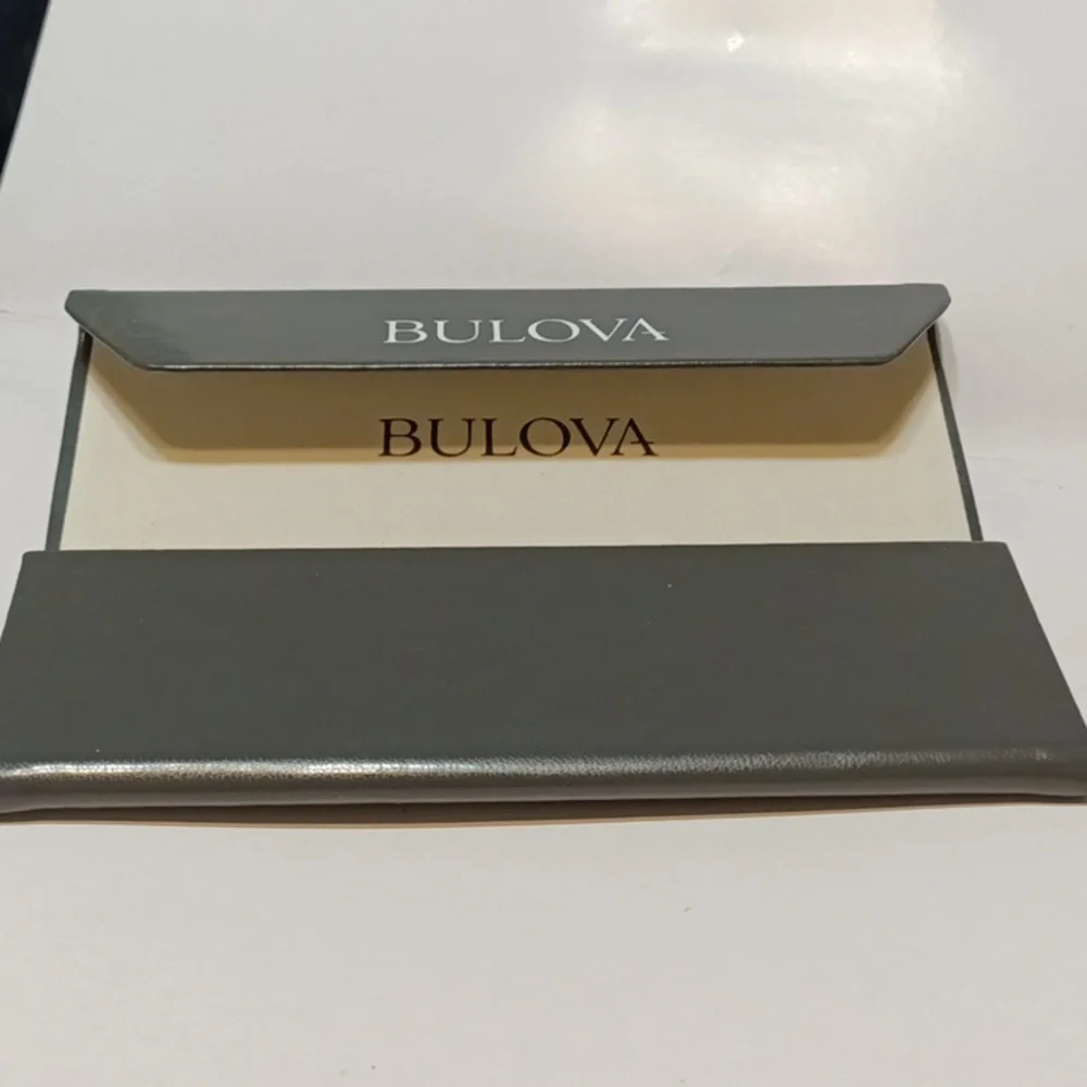 BULOVA Flat Glasses case Hardshell magnetic close Gray triangle fold